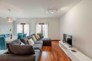 Modern 2 bedroom apt 20 min from city center - 9