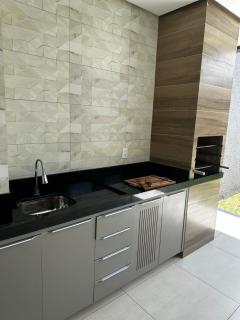 Sobrado amplo com churrasqueira - 8