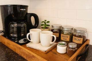 Sleeps 5 Peaceful King Bd Walk Score 98 - 8