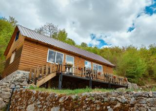 Mountain Vista Guesthouse Shkafi - 8