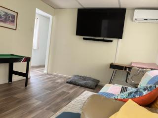 'Seas the Day' Preston Beach House - Pet Friendly - 500m to the beach! - 1