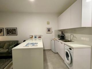 Budget City Apartment Limassol - 1