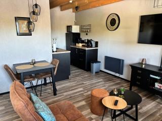 Ellie's B&B - 7