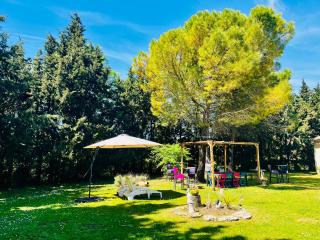 Villa 110m2, 7 pers, Jacuzzi , 3 chambres, terrain clos et arboré 2500m2 - 7