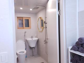 Seoul Station 301 maximum 6 people - 8