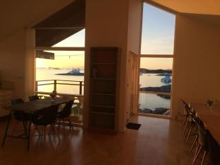 Ilulissat Guesthouse - Red House - 0
