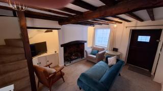 Grade II listed cottage in central Salisbury - 6