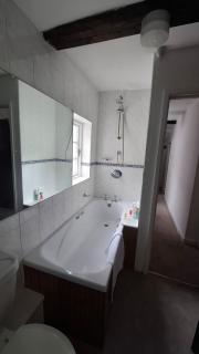 Grade II listed cottage in central Salisbury - 5