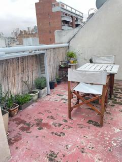 Hermoso departamento a metros de centro y clinicas - 1