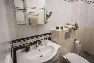 Large 6-Bedroom Apartment for Groups - Gertrudes Street - 4