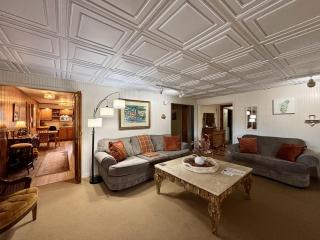 The Iris Garden Downtown Cottages and Suites - 9