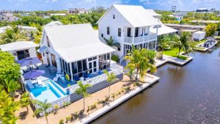 Lukes BZ Dream and Mistico Beach Club plus Boat Shuttle - 7