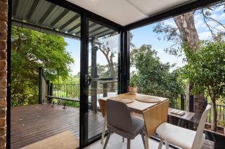 On The Deck Studio - Spa Hideaway in Scenic Belair - 8
