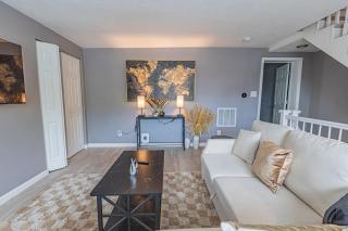 Spacious Home with Porch Sleeps 6 Near Pitt and UPMC - 2
