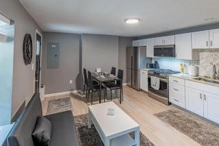 Spacious Home with Porch Sleeps 6 Near Pitt and UPMC - 8