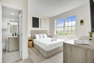 Elegant 1BR Apartment Steps from the Beach 206 - 2