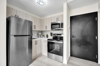Elegant 1BR Apartment Steps from the Beach 206 - 1