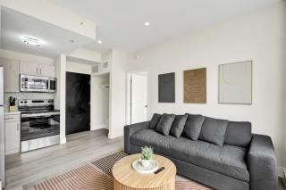 Elegant 1BR Apartment Steps from the Beach 206 - 4