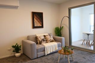Seaview 1BR Apartment Marine Parade - 9