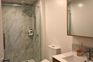 Seaview 1BR Apartment Marine Parade - 4