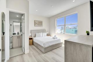 Cozy 2BR SoBe Pad Just a Block to the Beach 303 - 2