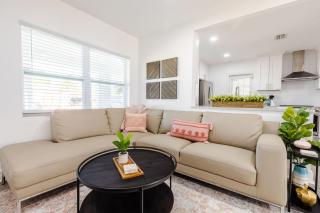 Walkable Tampa Bungalow Close to Top Spots - 8
