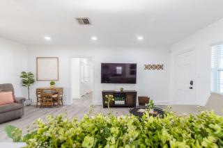 Walkable Tampa Bungalow Close to Top Spots - 7