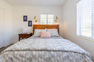 Walkable Tampa Bungalow Close to Top Spots - 4