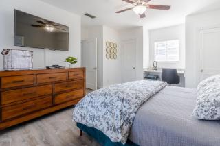 Walkable Tampa Bungalow Close to Top Spots - 1