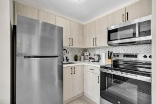 Cozy 1BR Suite Ocean Steps Art Deco District 205 - 8