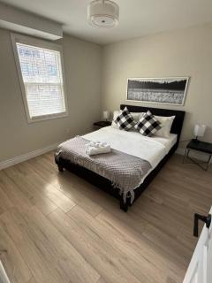 Main Floor 2BR Retreat 2 Parking 1 Bath and WiFi - 9