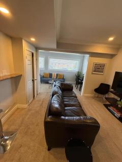 Main Floor 2BR Retreat 2 Parking 1 Bath and WiFi - 7
