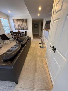 Main Floor 2BR Retreat 2 Parking 1 Bath and WiFi - 2