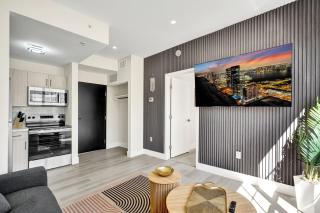 Stylish 1BR Stay Collins Ave 1 Min to Beach 207 - 4