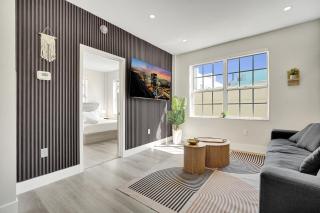 Stylish 1BR Stay Collins Ave 1 Min to Beach 207 - 9
