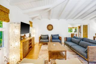 5 bed house walk to shops beach and restaurants - 2