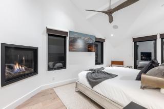 True Ski/In Ski/Out | with private ski locker room, free ski tuning and Hot tub, grill and s'mores! - 5