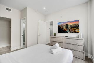 Chic 2BR 2BA South Beach Spot Ocean 1 Min Away 202 - 4