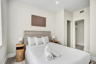 Chic 2BR 2BA South Beach Spot Ocean 1 Min Away 202 - 3
