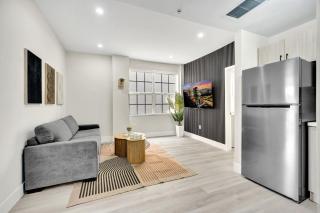 Chic 2BR 2BA South Beach Spot Ocean 1 Min Away 202 - 6