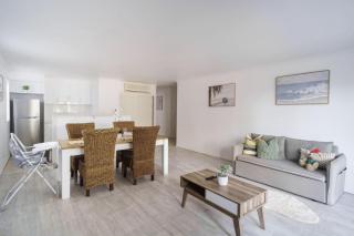 Contemporary 2-Bedroom Apartment in Sothbank - 4