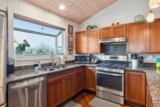 4 bd walk to shops restaurants and beach - 3