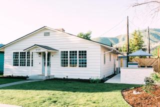 Newly Renovated Downtown Chelan with Patio and Dogs OK - 8
