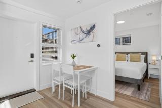 Rare City Find. Central Home w Fresh Outdoor Space - 1
