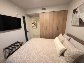 F1008 Modern Corner 1-Bdr Apt with Pool and Gym in Miami Downtown - 9