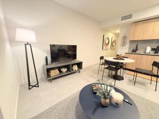 F1008 Modern Corner 1-Bdr Apt with Pool and Gym in Miami Downtown - 7
