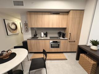 F1008 Modern Corner 1-Bdr Apt with Pool and Gym in Miami Downtown - 6