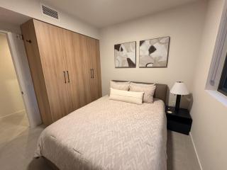 F1008 Modern Corner 1-Bdr Apt with Pool and Gym in Miami Downtown - 4