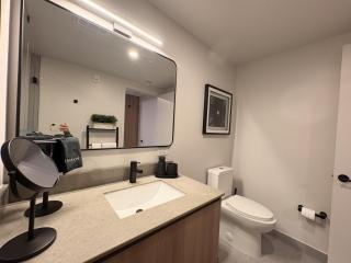 F1008 Modern Corner 1-Bdr Apt with Pool and Gym in Miami Downtown - 3
