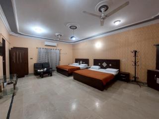 Family Guest House in Gulshan-e-iqbal , block-10 - 7